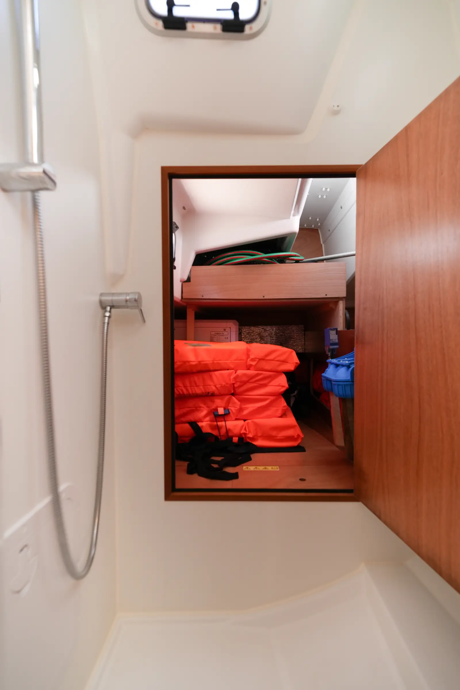 NorthWind 35, photograph 9