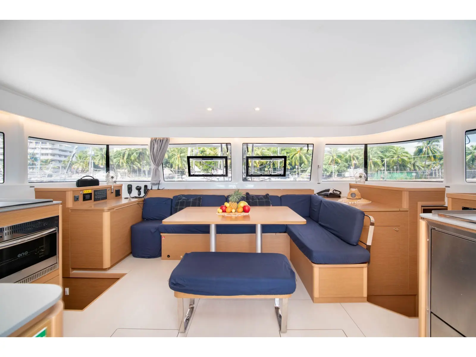 Sakura 2, Interior image