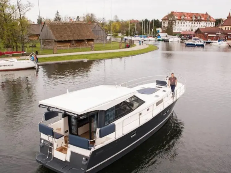 Nautika 1300 LUX, Nautika 1300