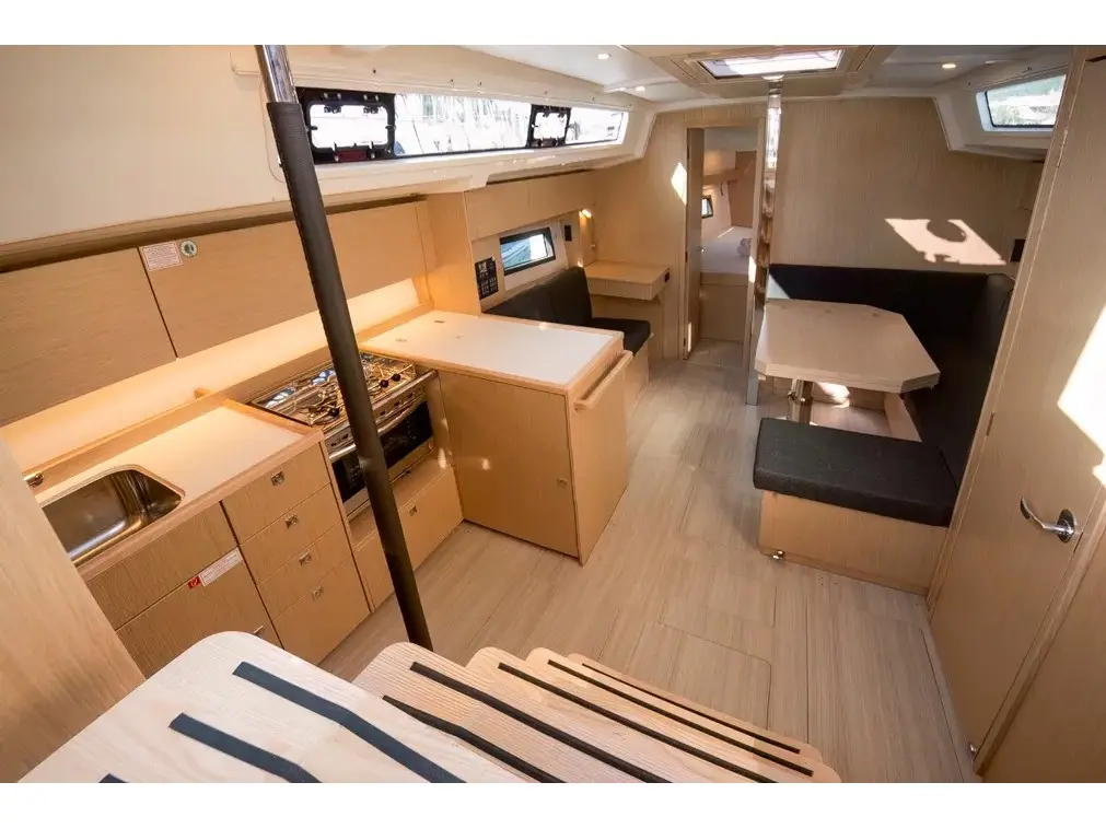 Bava, Interior image