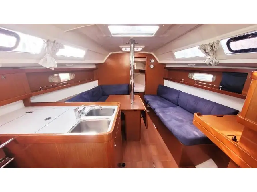 Perig, Interior image