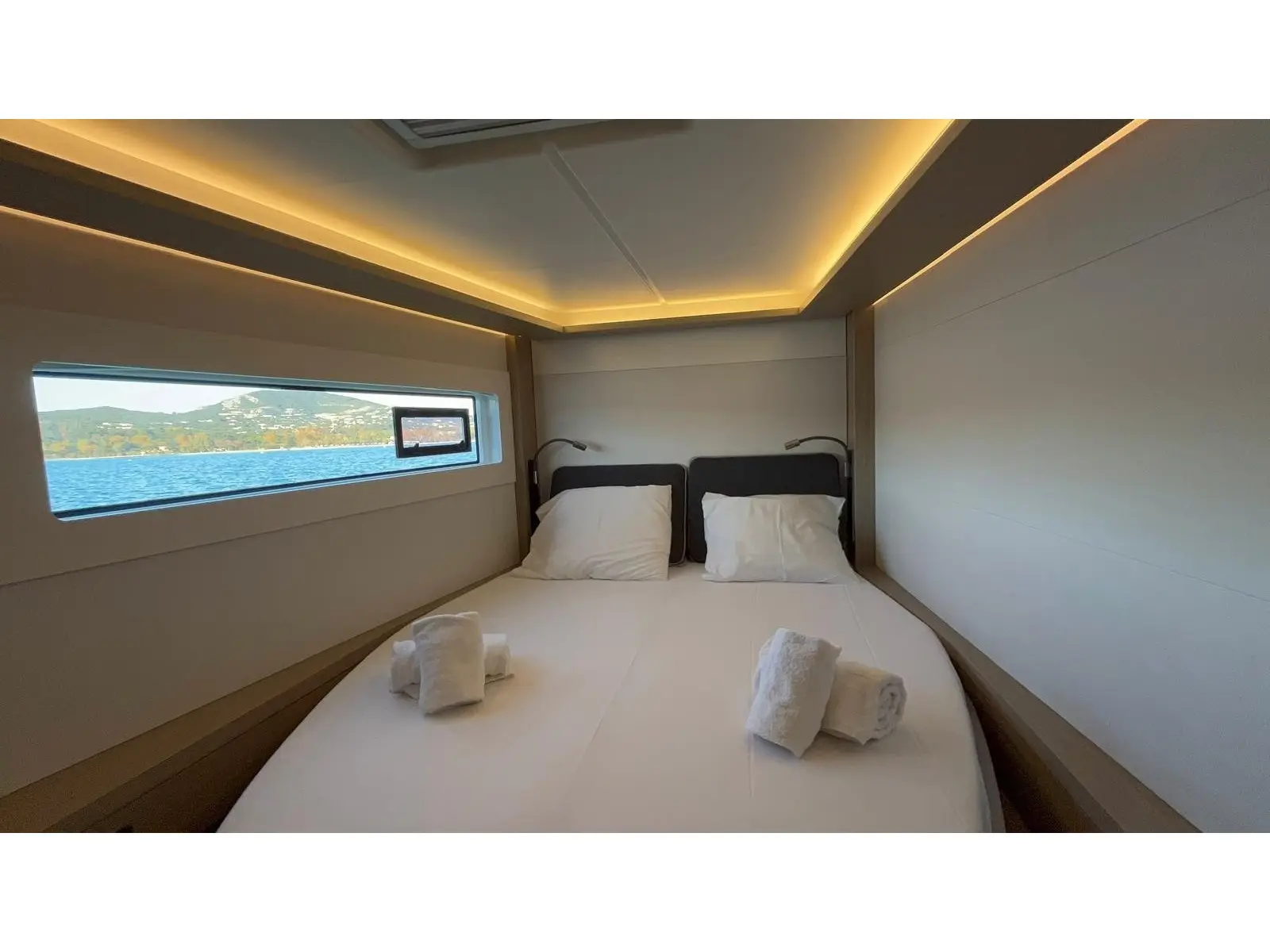 M & M, Interior image