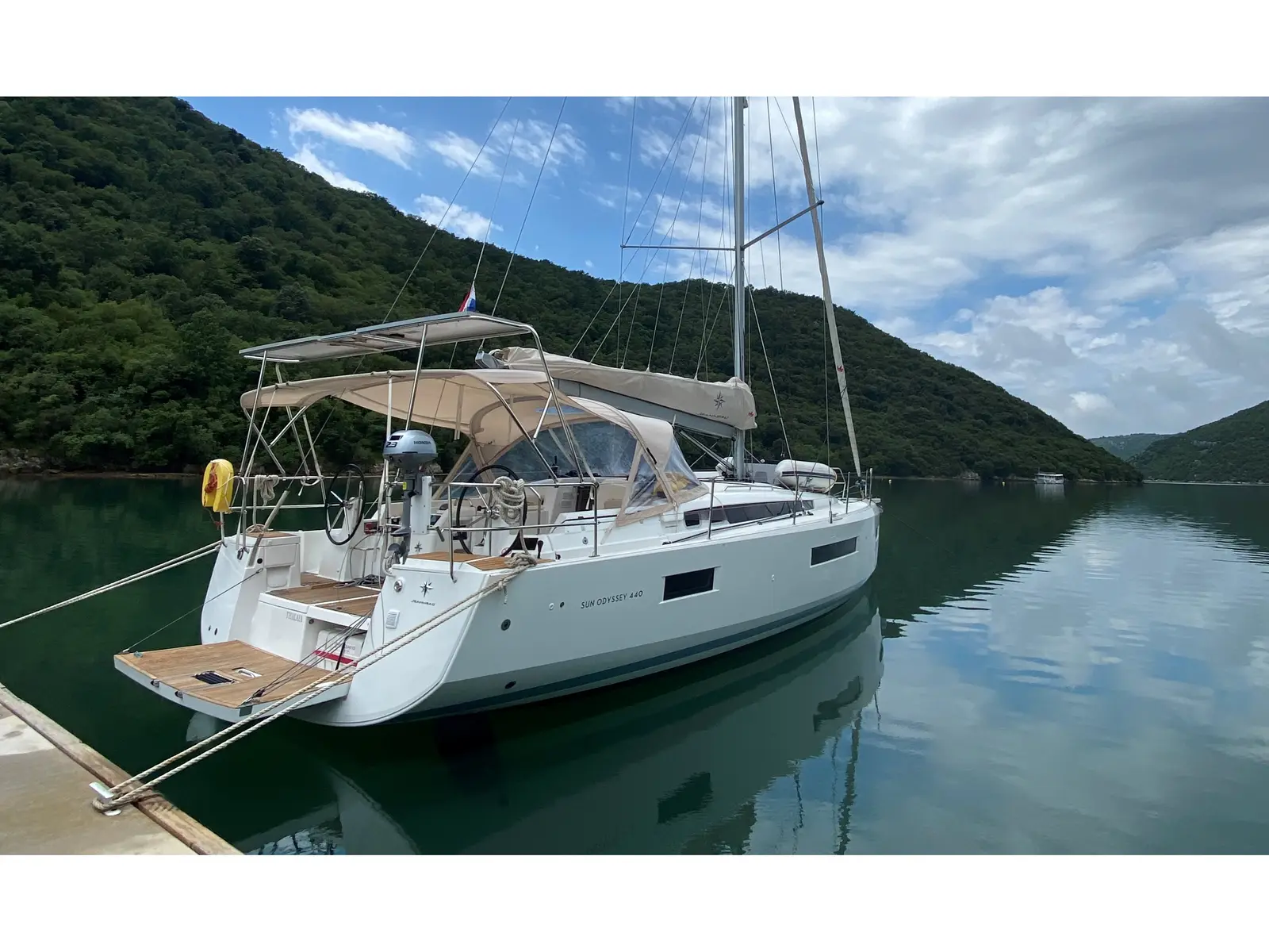 Thalaia, Main image