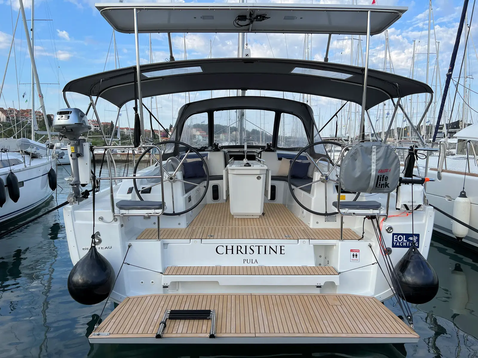 Christine, photograph 4