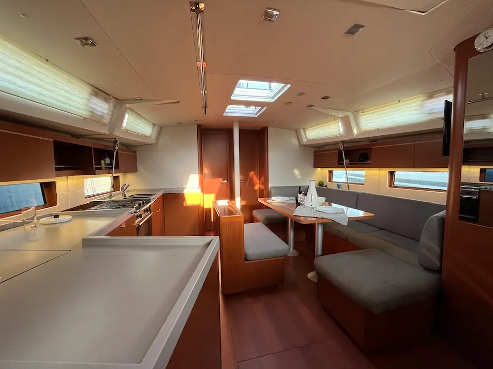 N A G I A, Interior image