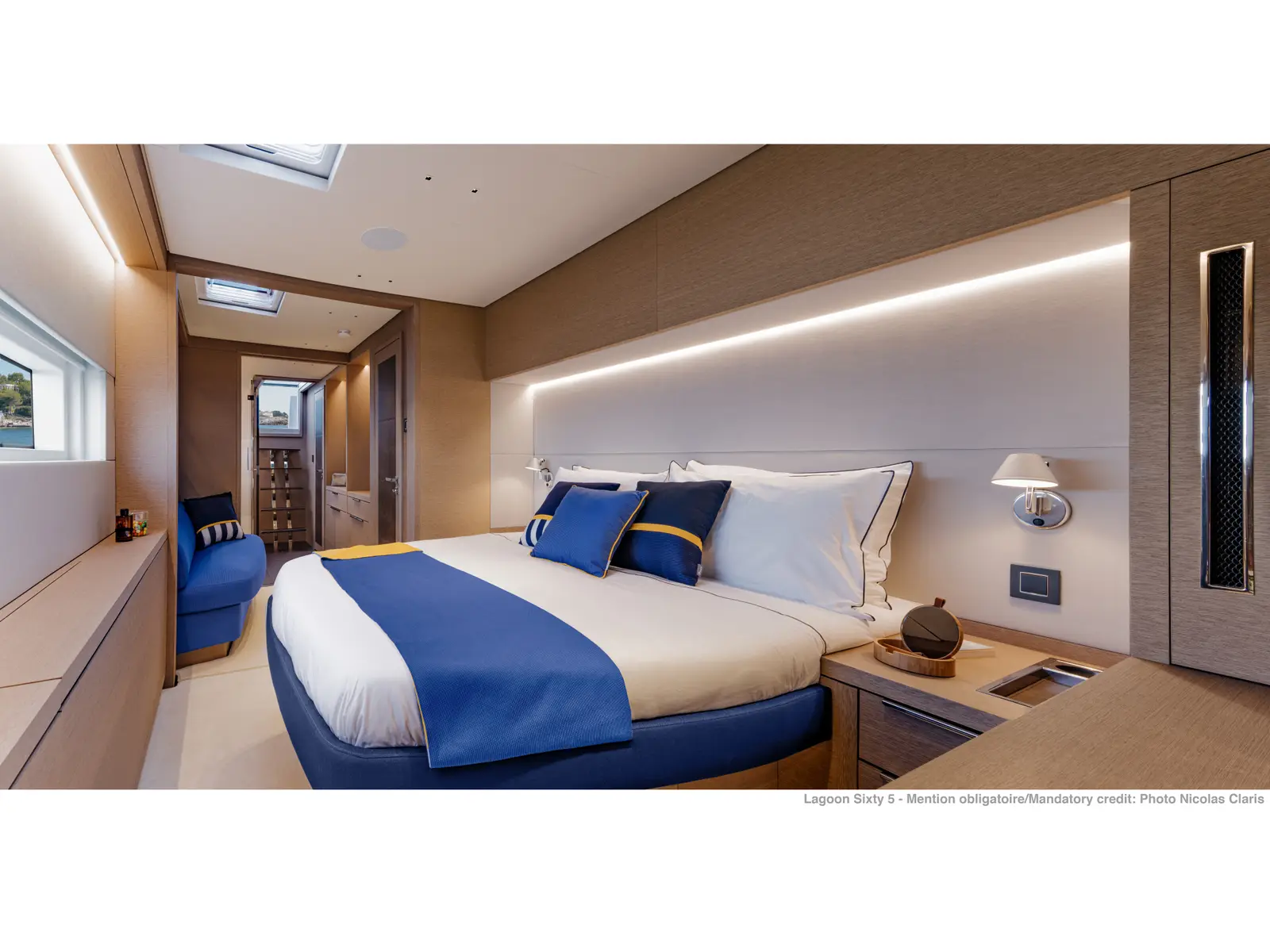 SAILUXE - Aura, Interior image