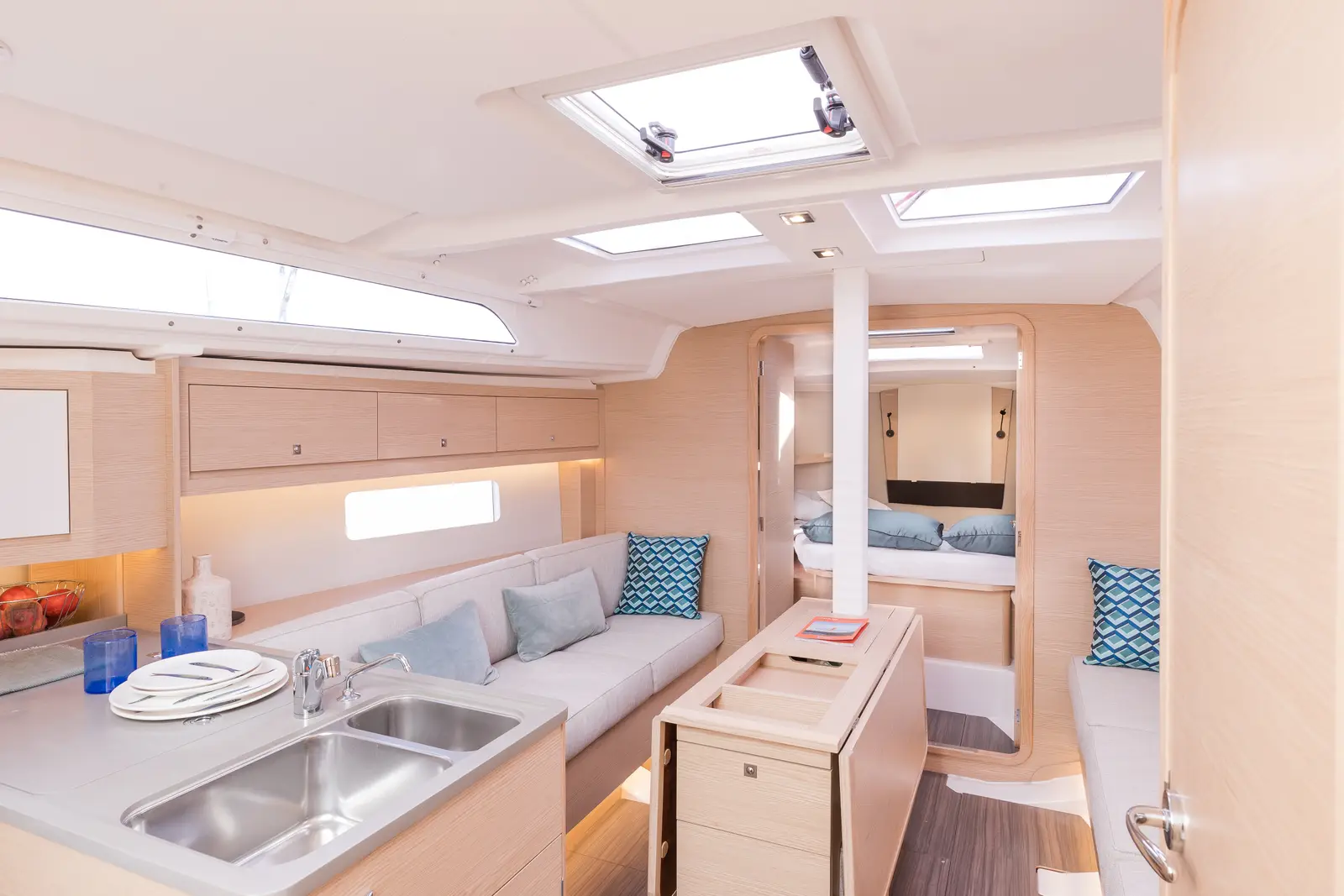 Sunsail 37.3 Premium, photograph 16