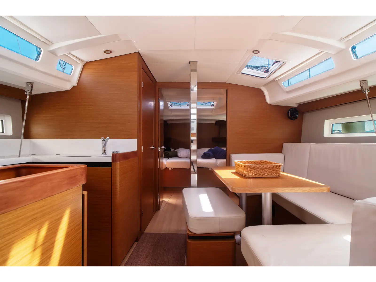 Malala, Interior image