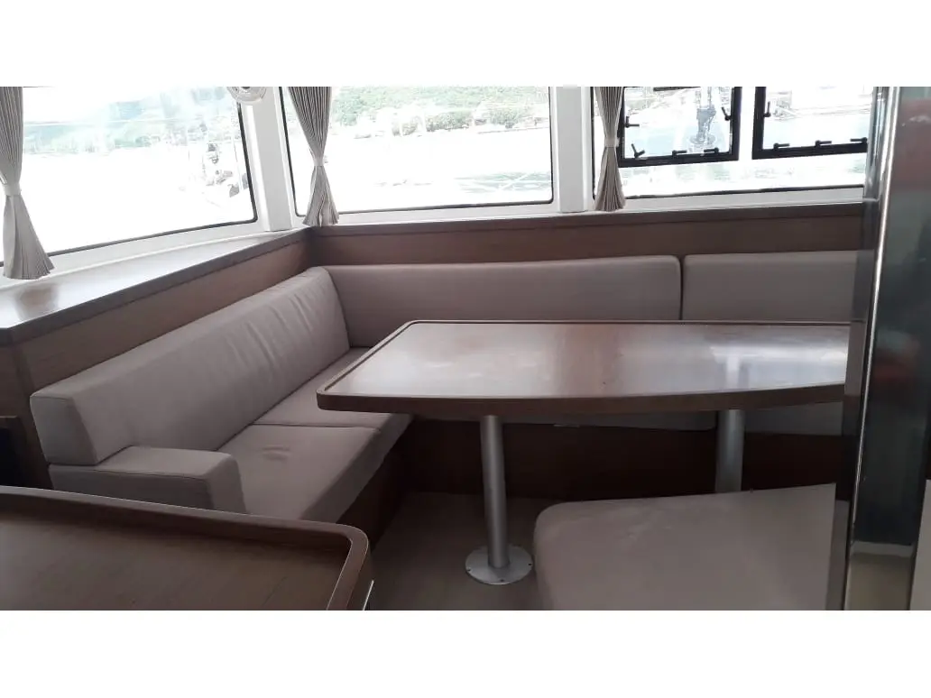 Uiara, Interior image