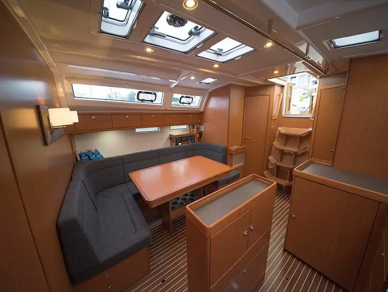Aurora, Interior image