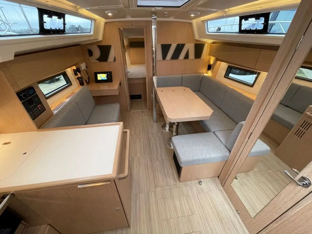 Tittibè, Interior image