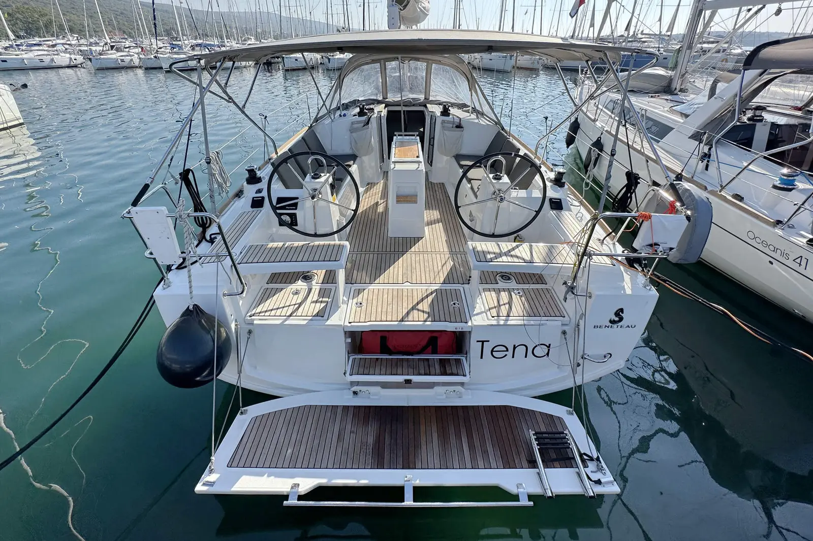 Tena, photograph 9
