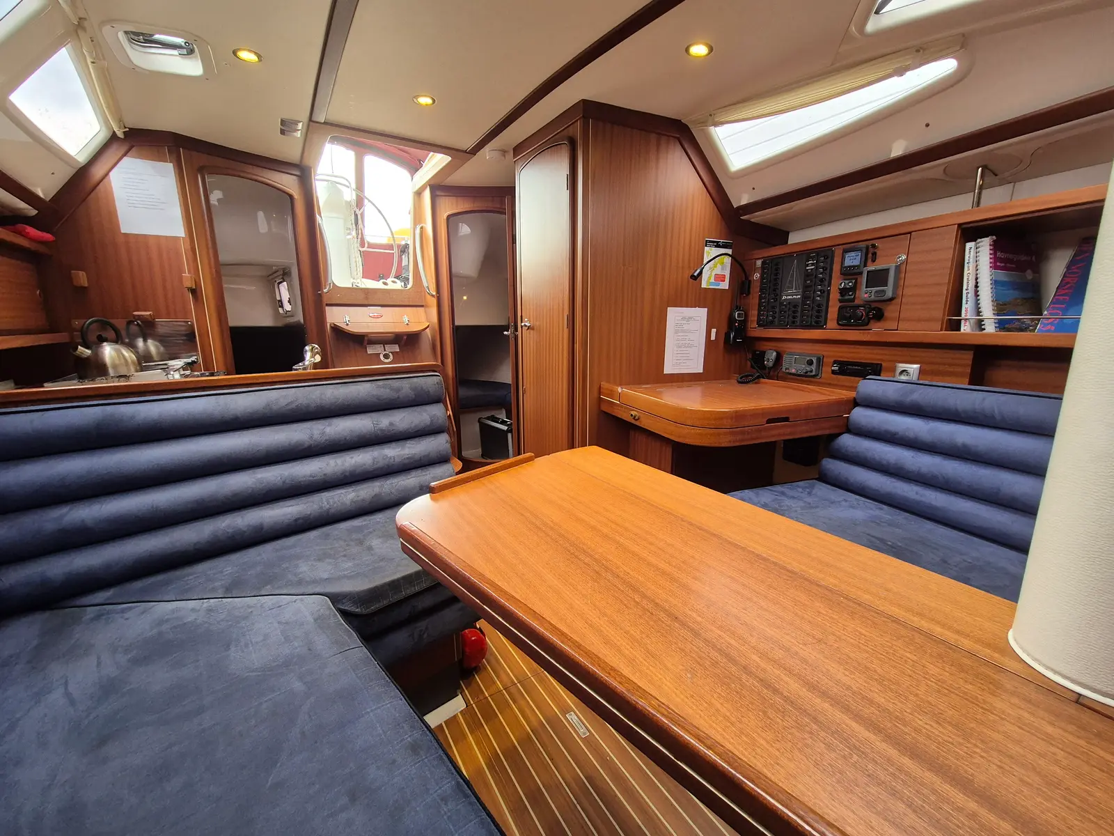 Arctic Vision, Interior image