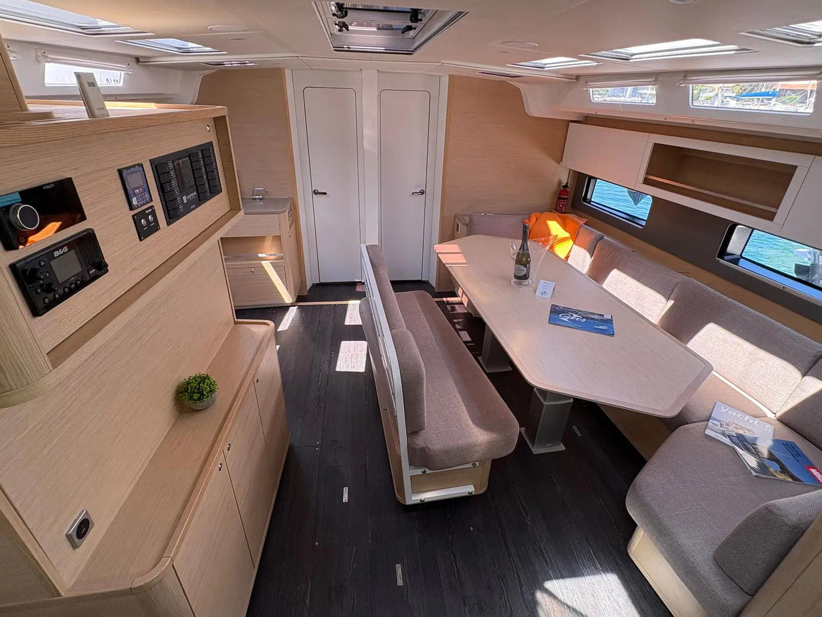 Salima, Interior image