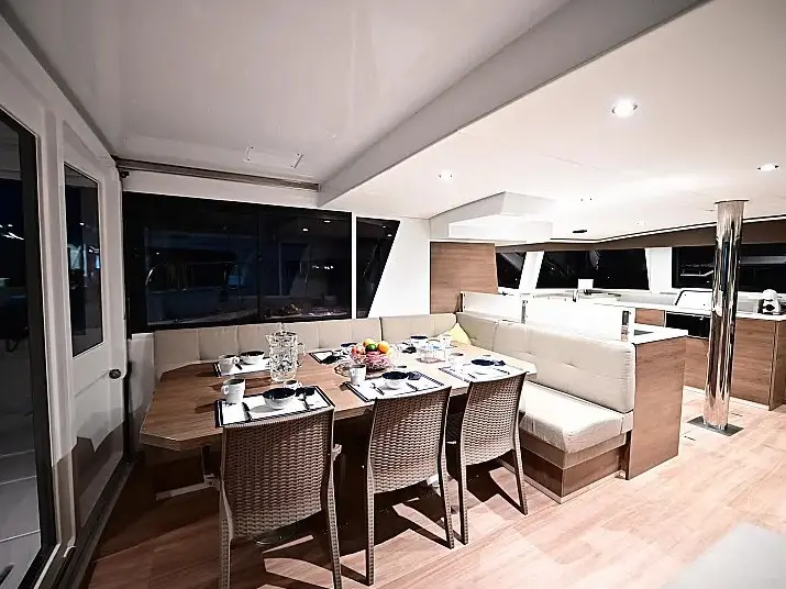 No name 2, Interior image