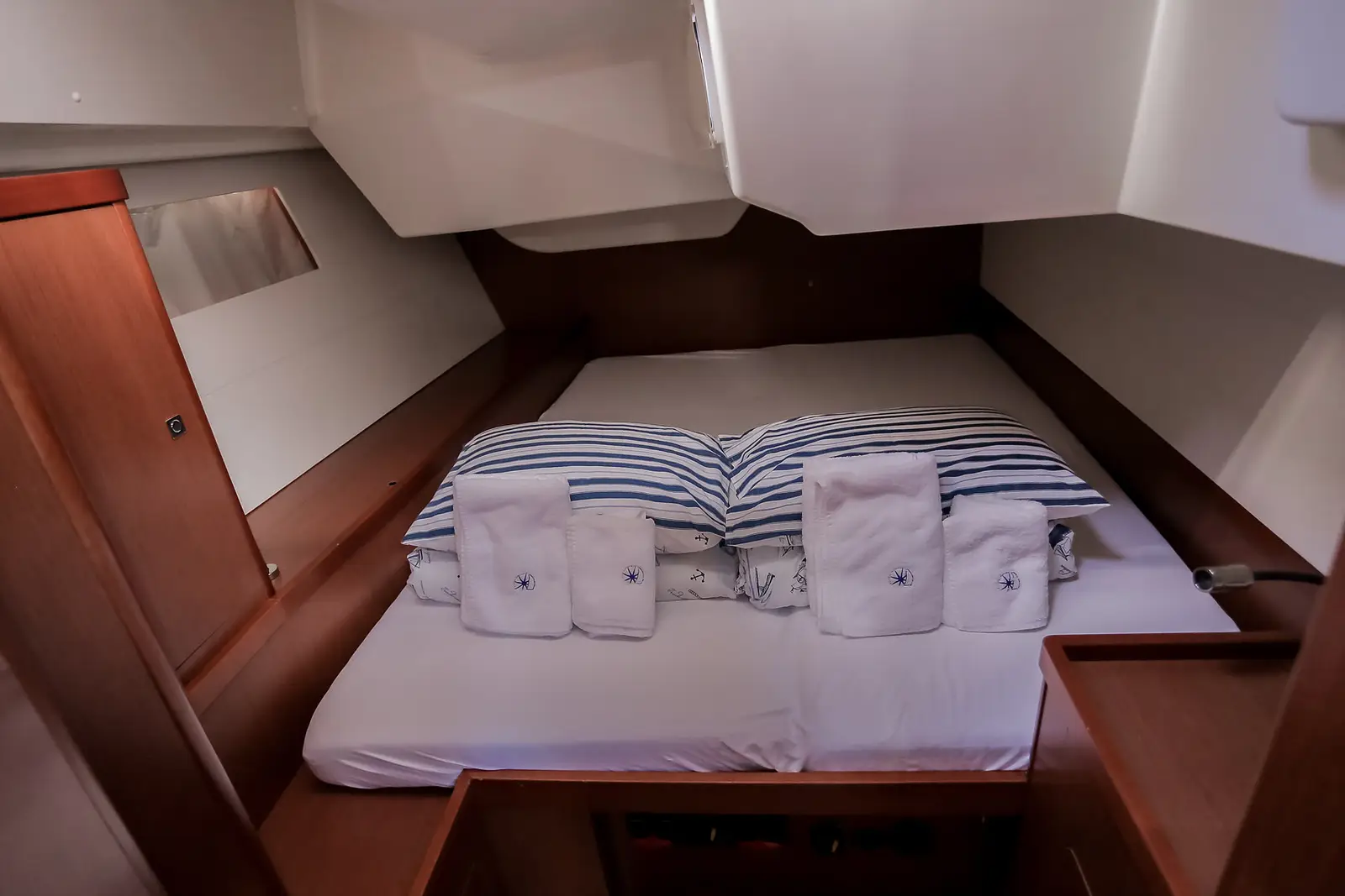 Nabucco: Forward Cabin #2 (Cabin Charter - 2 pax) Fully Crewed, ALL EXPENSES, foto 17