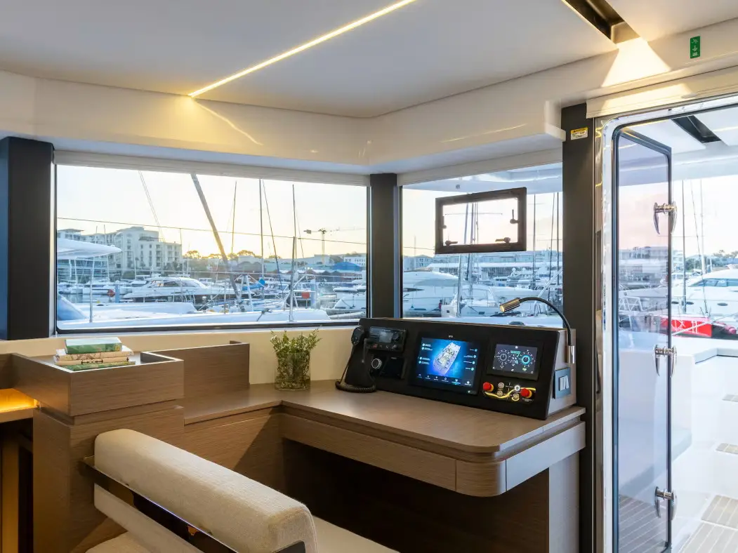 Moorings 5200 Exclusive Plus, Interior image