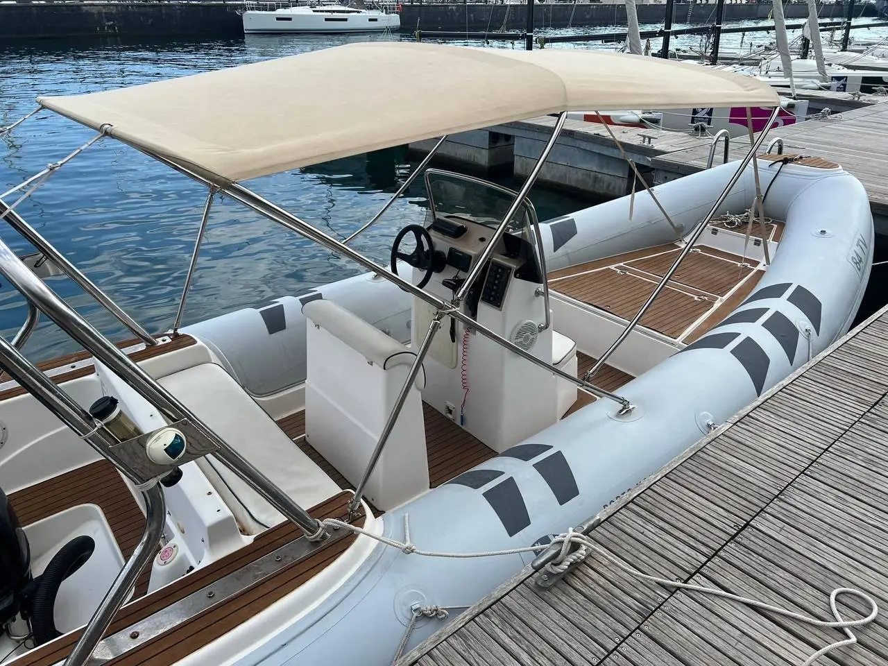 Stingray Predator 640, Interior image