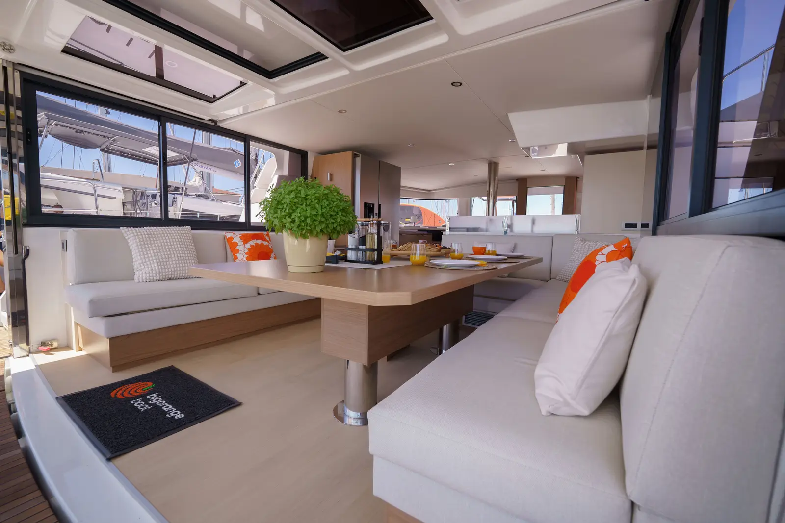 The Big Orange Boat , foto 12