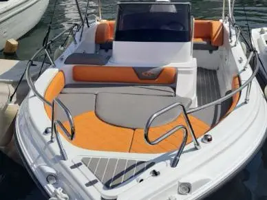 Rancraft RM 19, Interior image