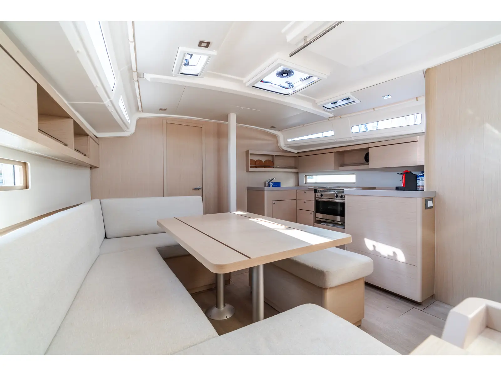 Oneiros - Comfort line, Interior image