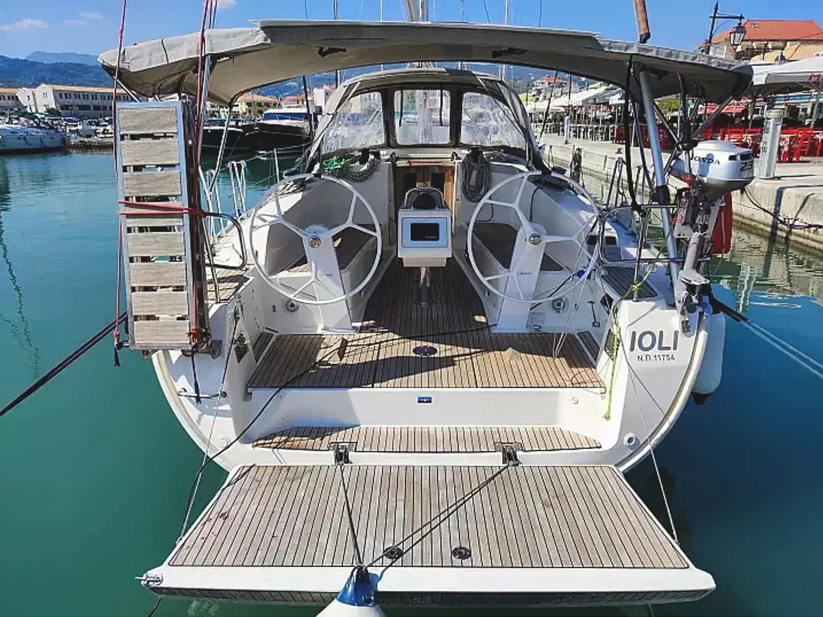 Ioli, Main image