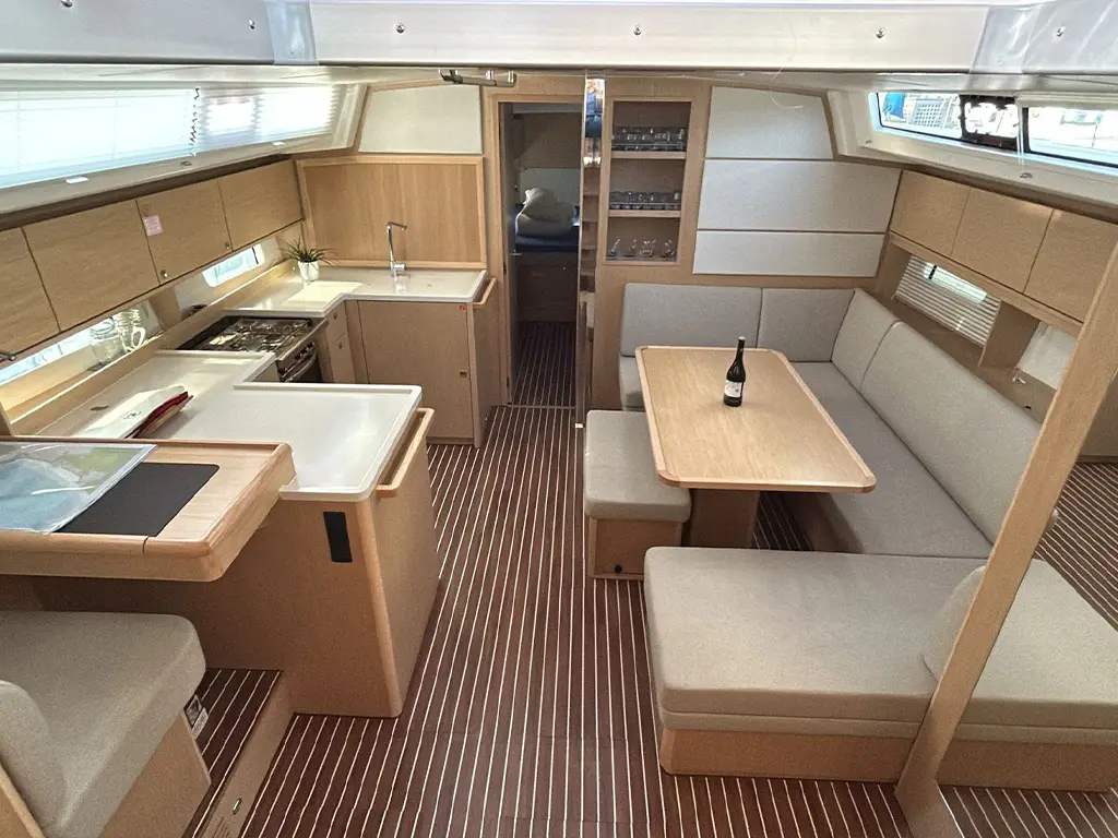 TOPAZ, Interior image