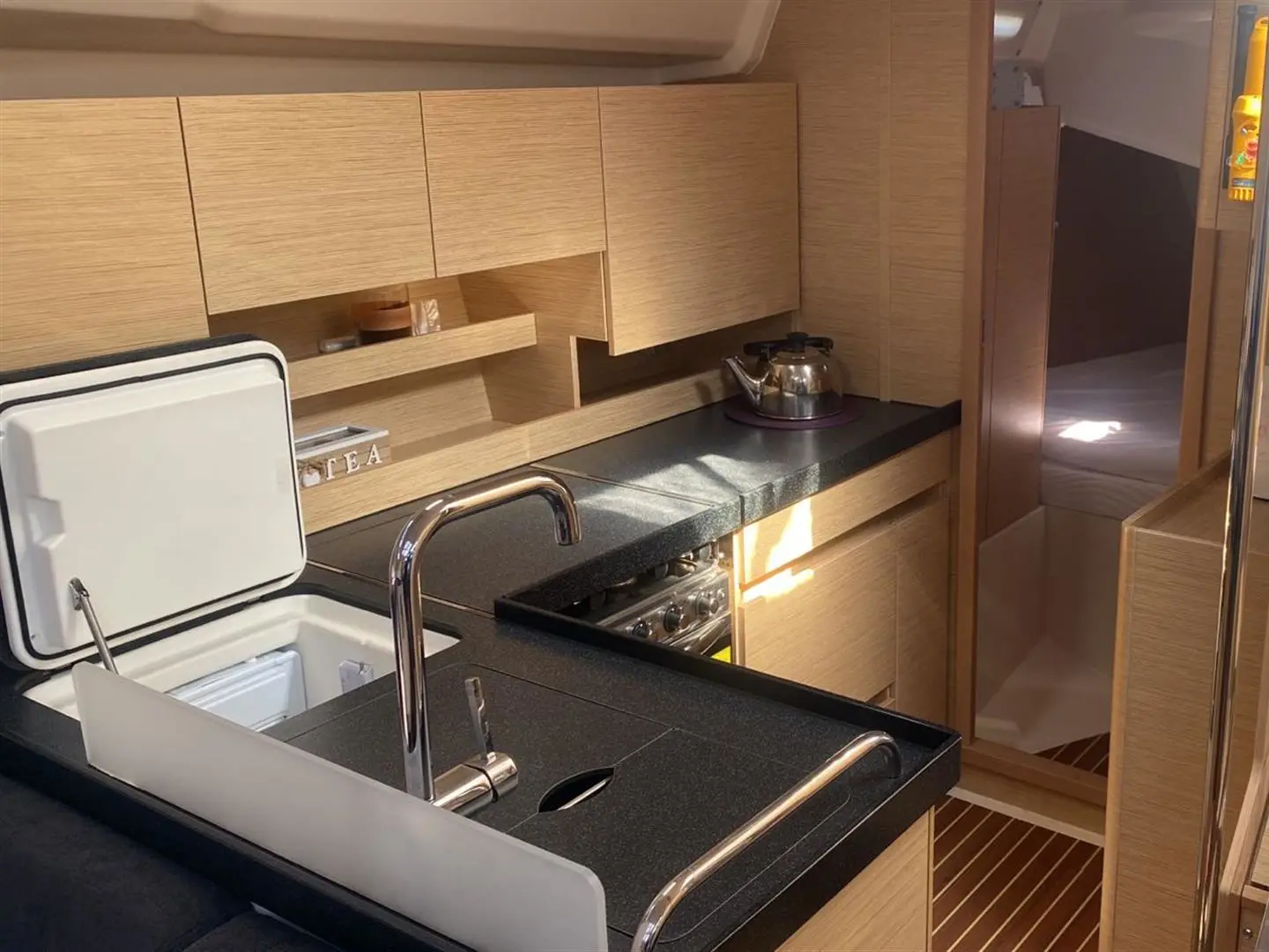 Edelweiss, Interior image