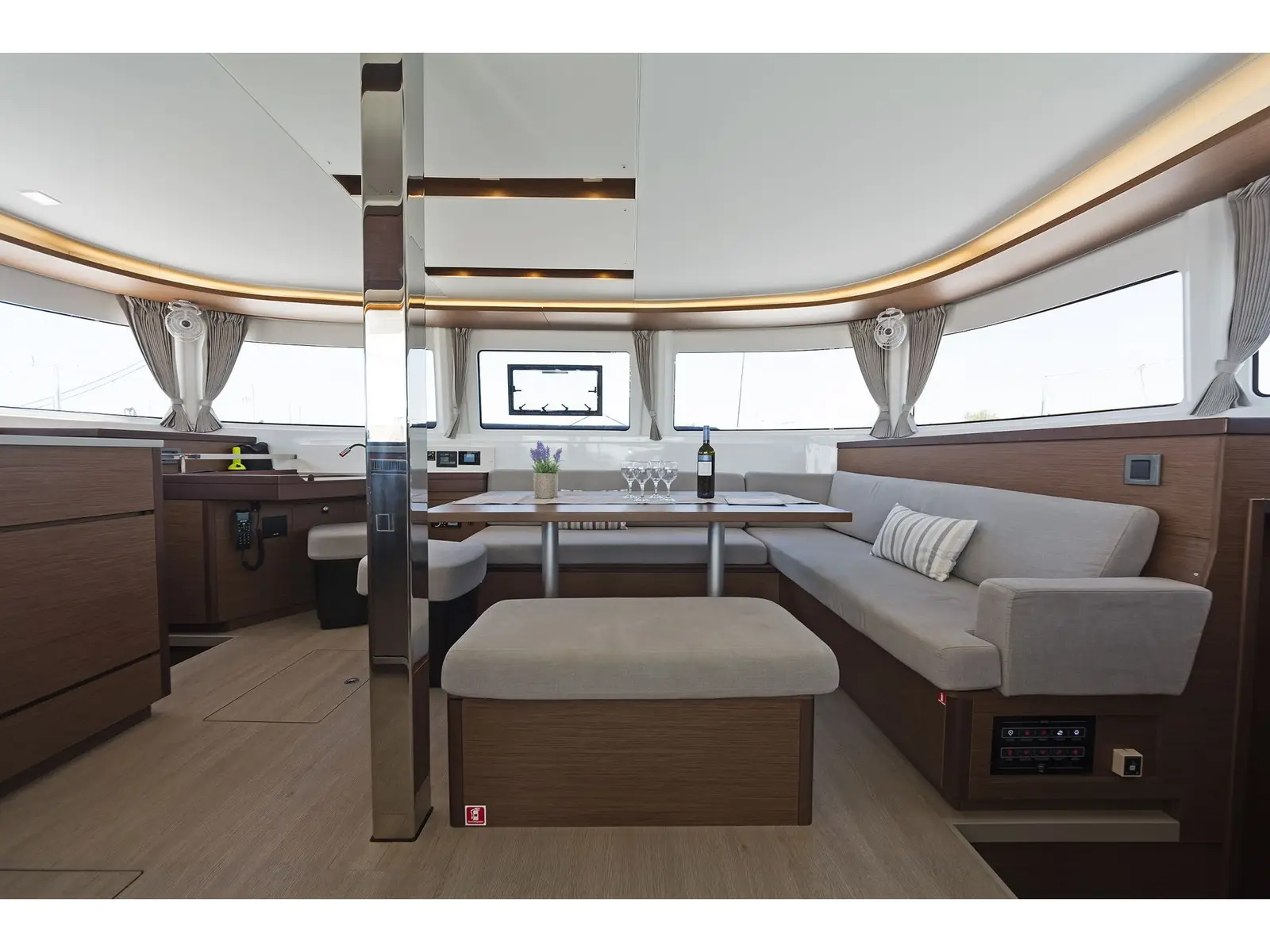 No Worries, Interior image