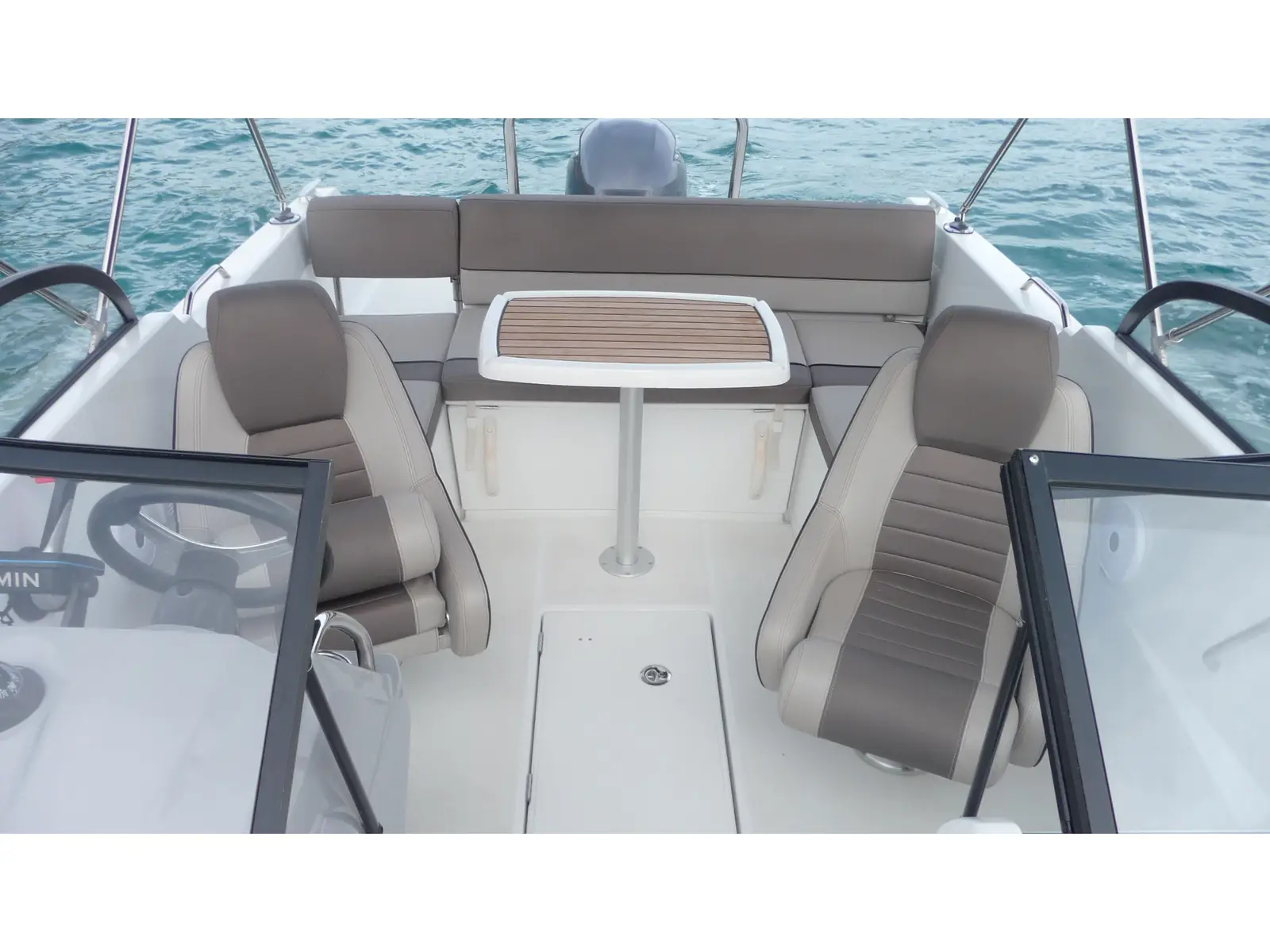 B-One, Interior image
