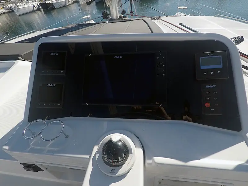 Zuzo 2, Lagoon 450F