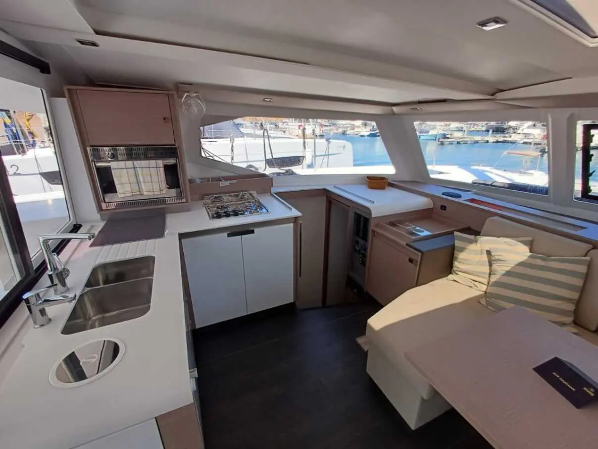 My Tim, Interior image
