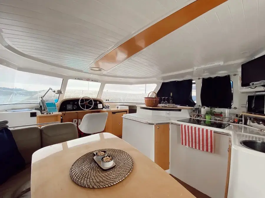 Comfort, Interior image