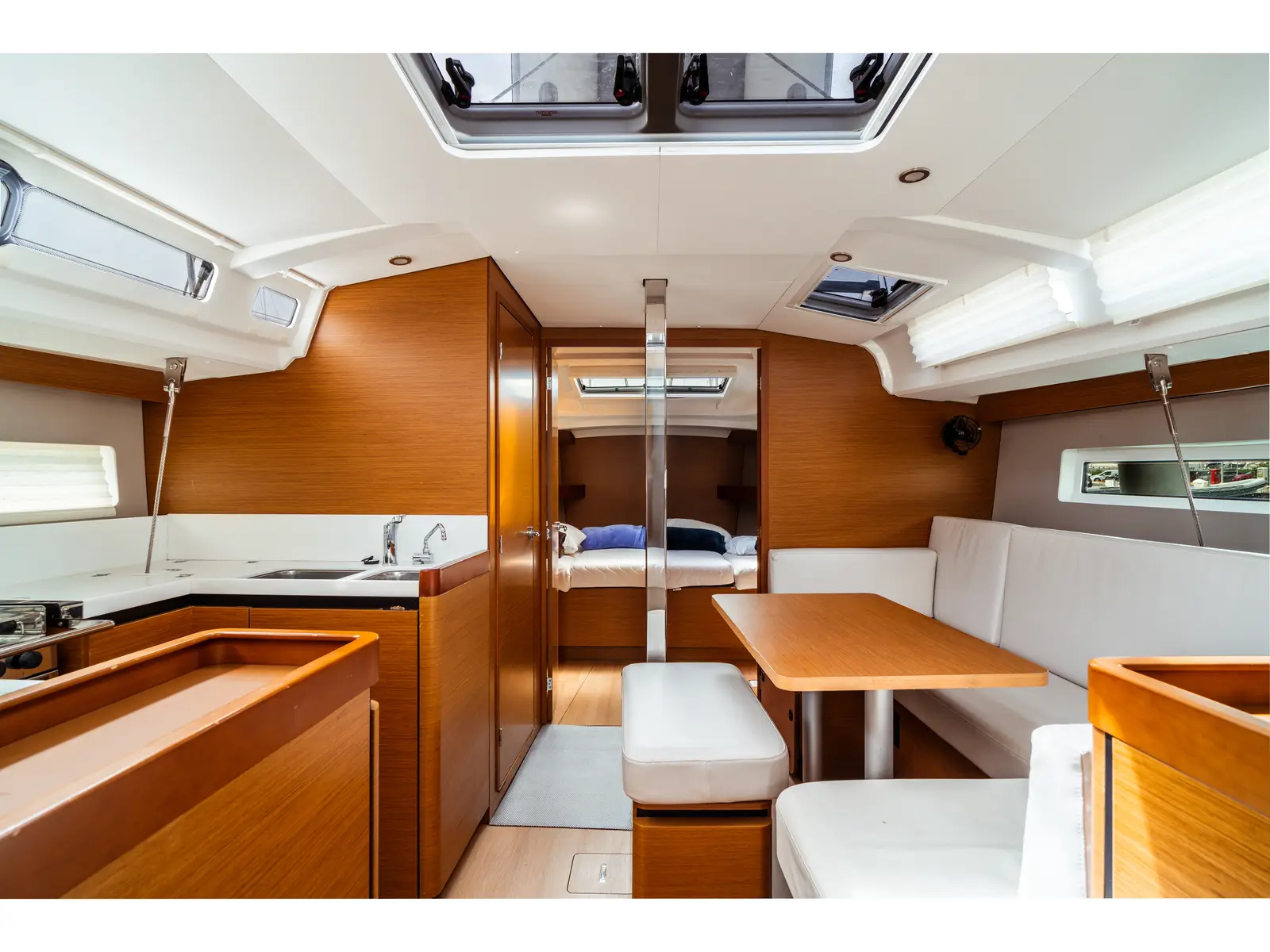 Coco, Interior image