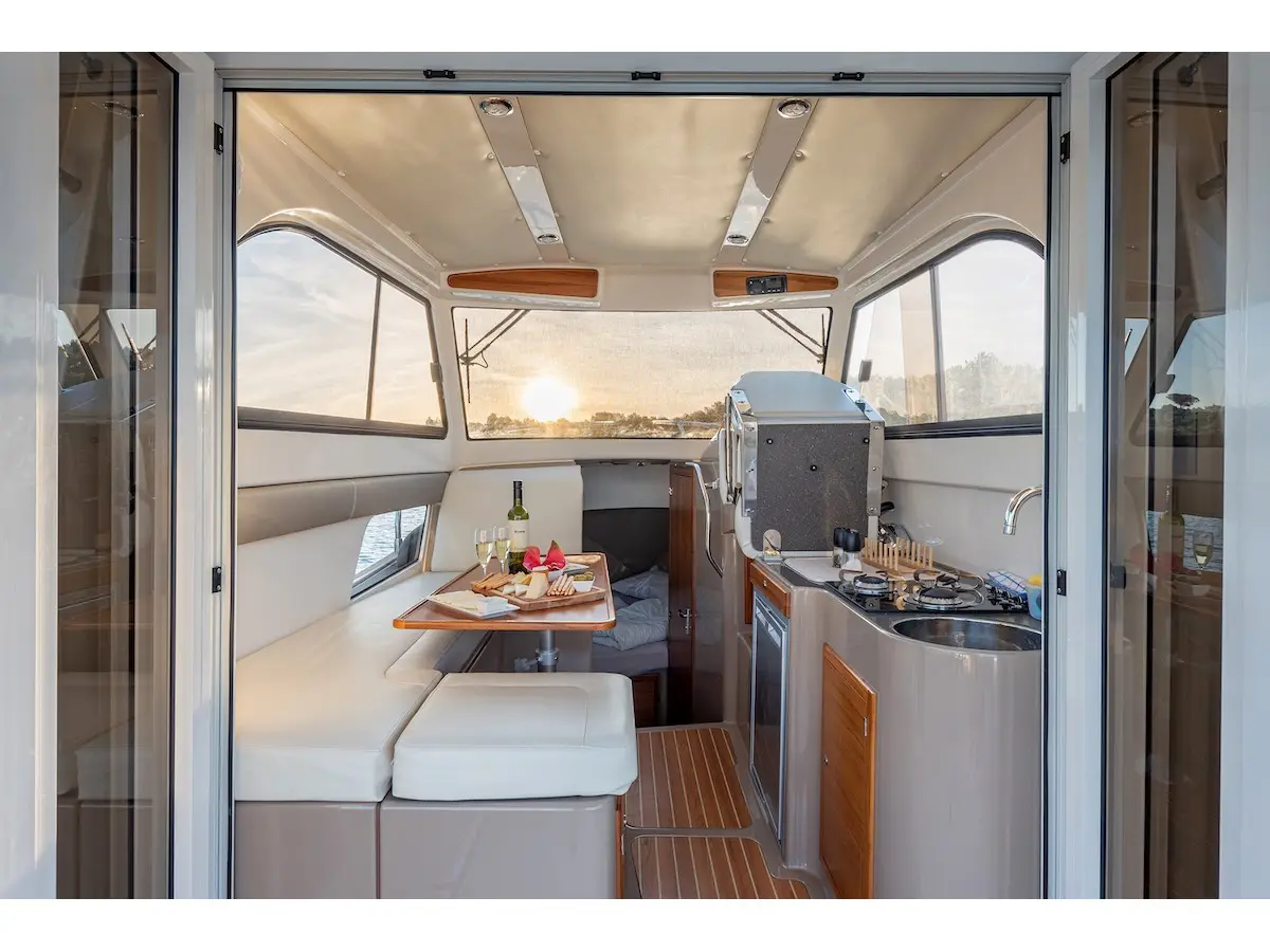 H8, Interior image