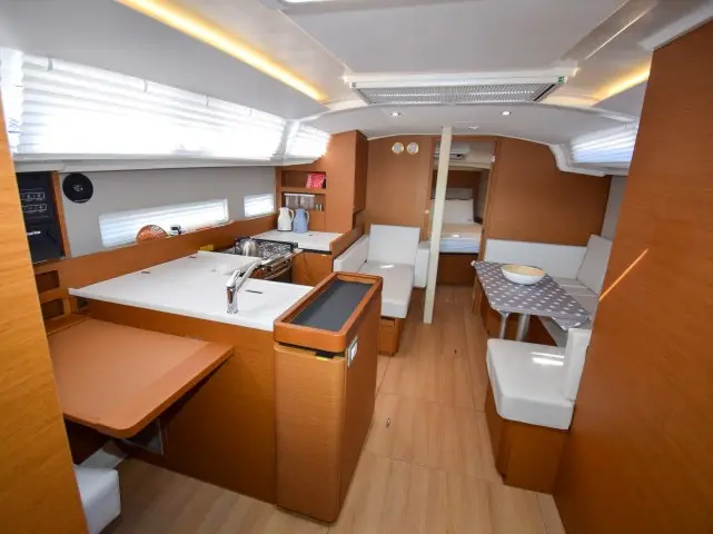 Sky Asya, Interior image