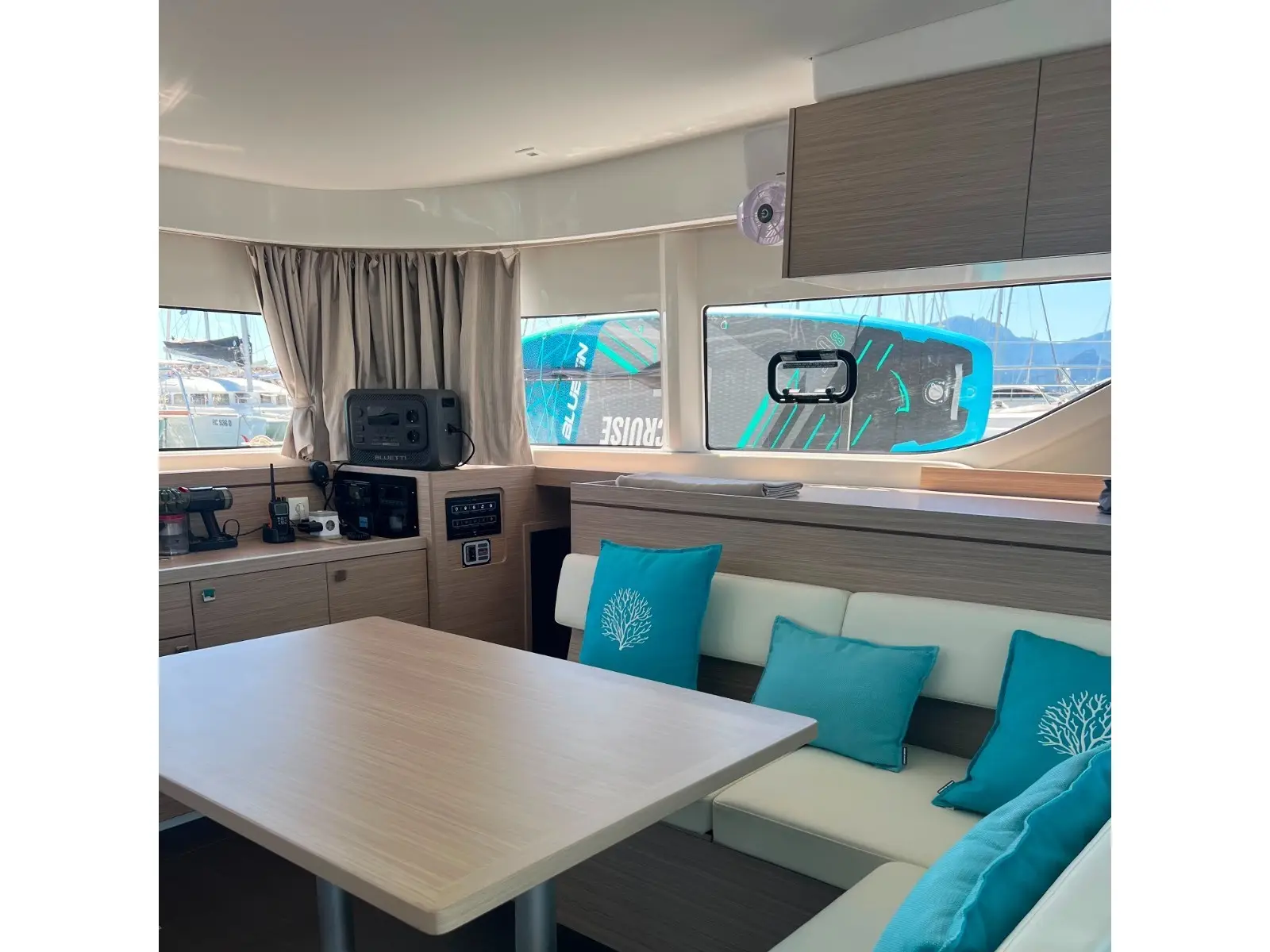 Too White, Interior image