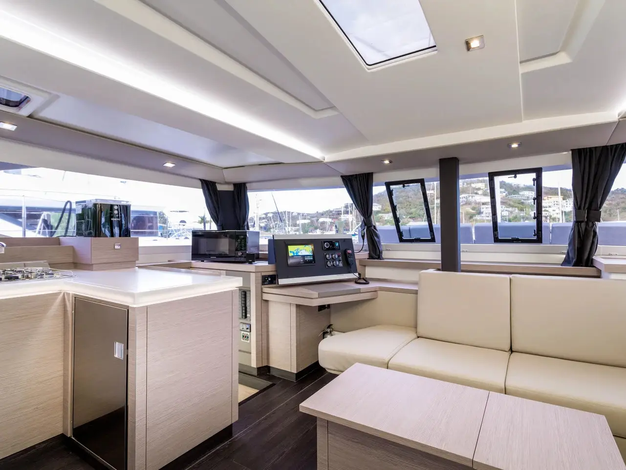 Calypso, Interior image