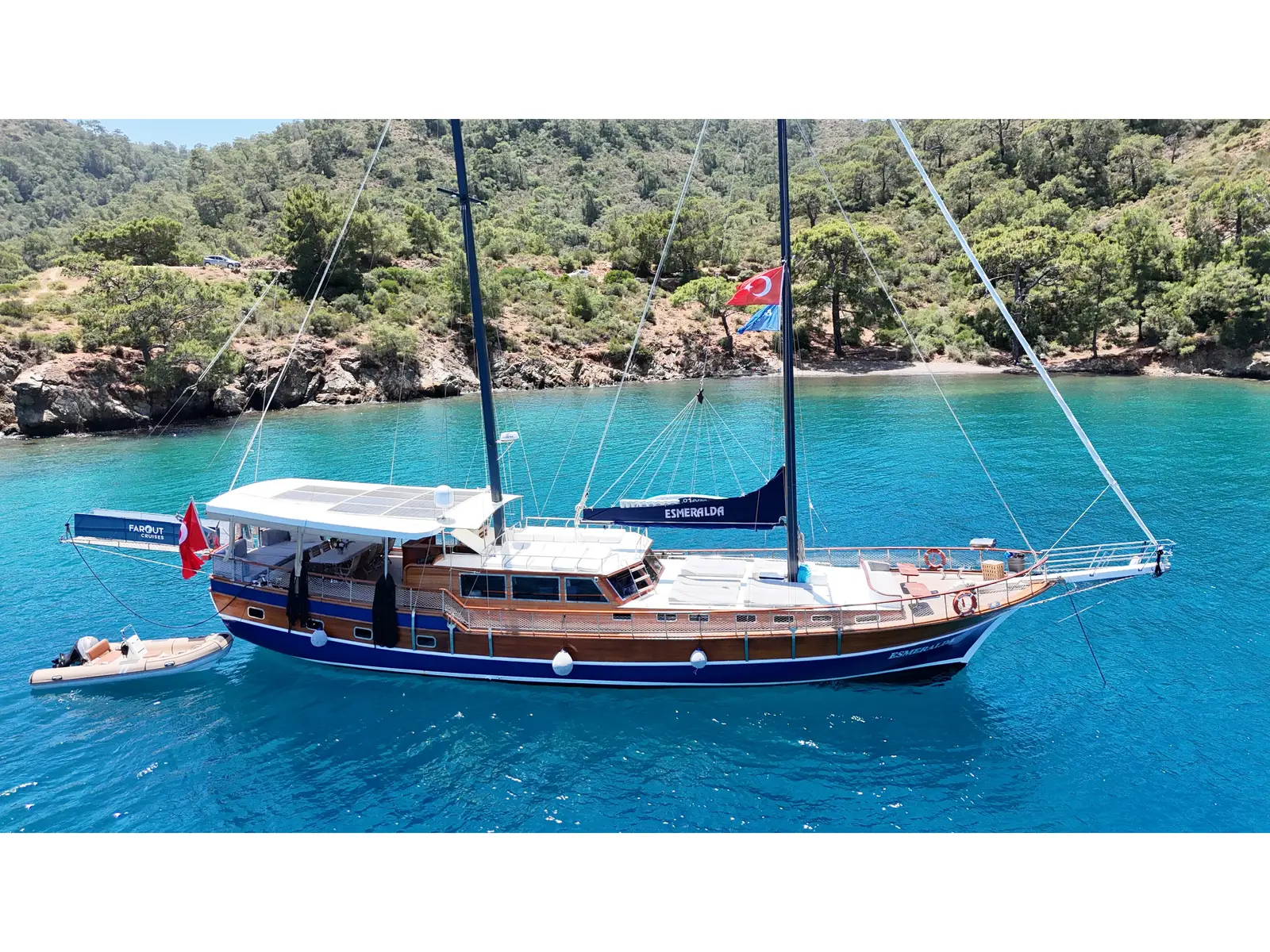 Esmeralda, Main image