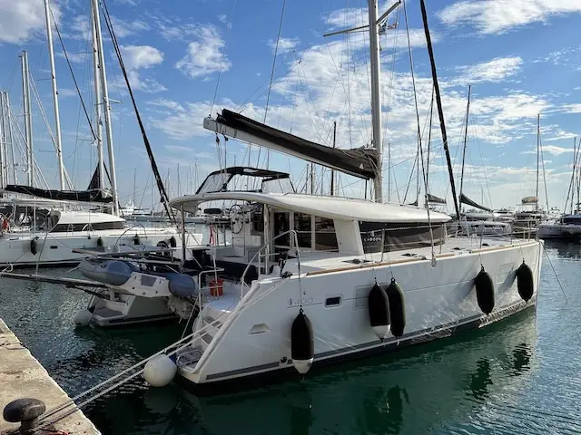 Stefania, Lagoon 400 S2