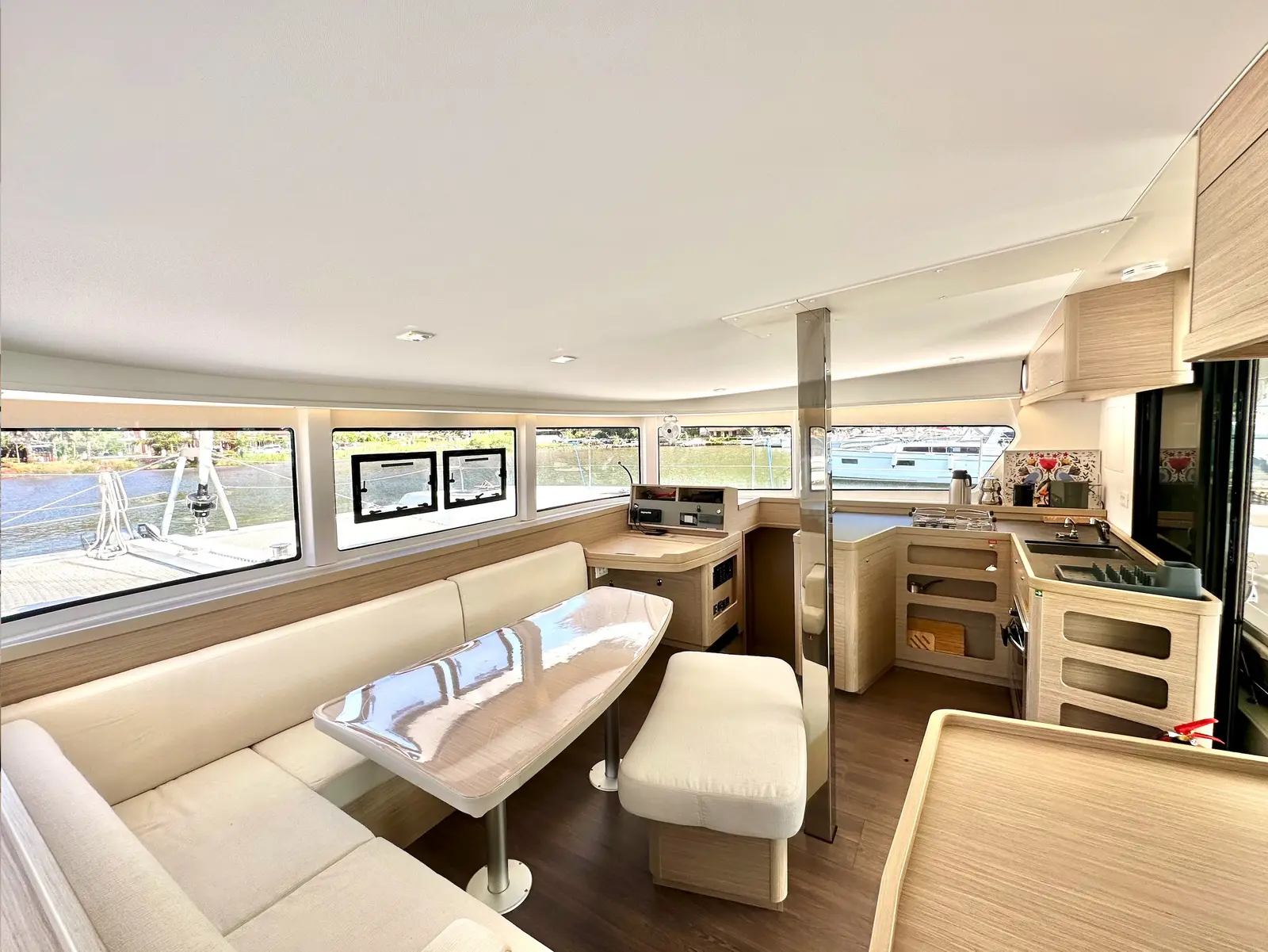 Sail Proteus, Interior image