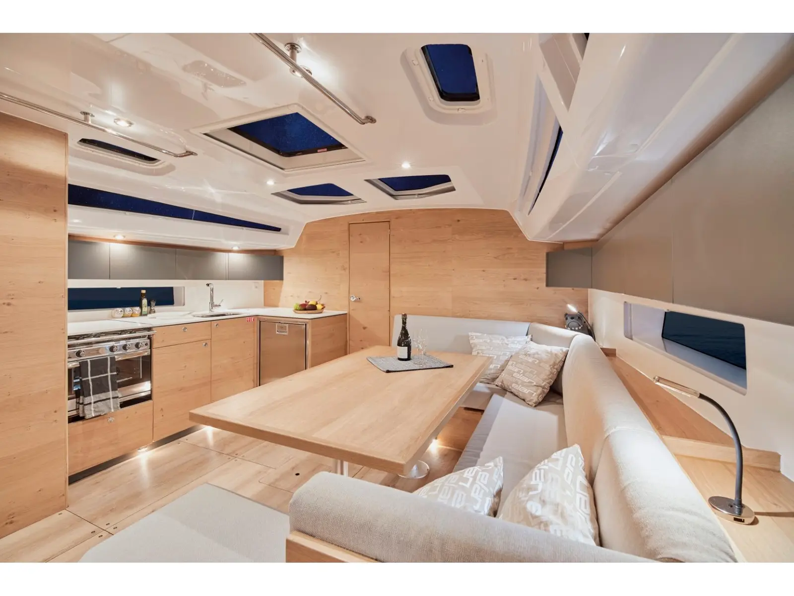 UNITY, Interior image
