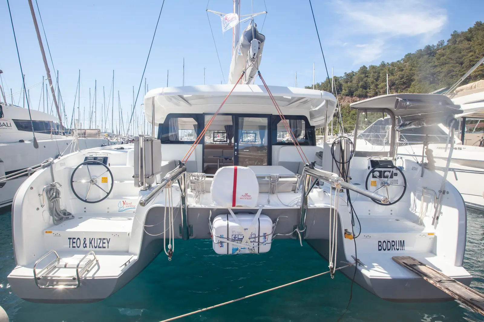Teo & Kuzey, Transom