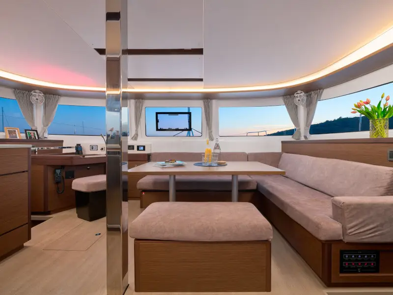 BARNEY , Interior image