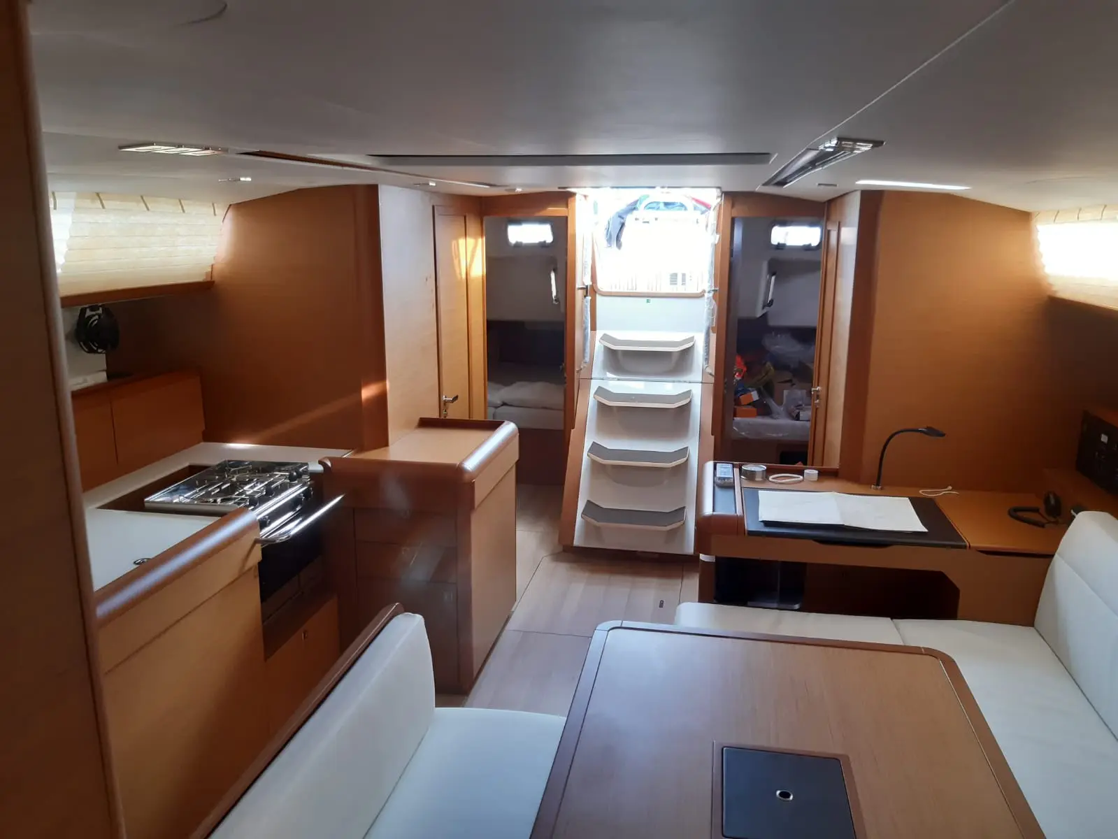 Giuncatello, Interior image