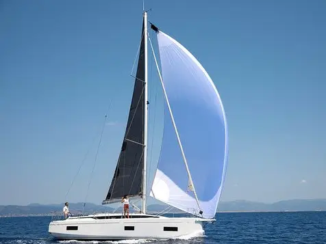 Bavaria C38, photograph 2