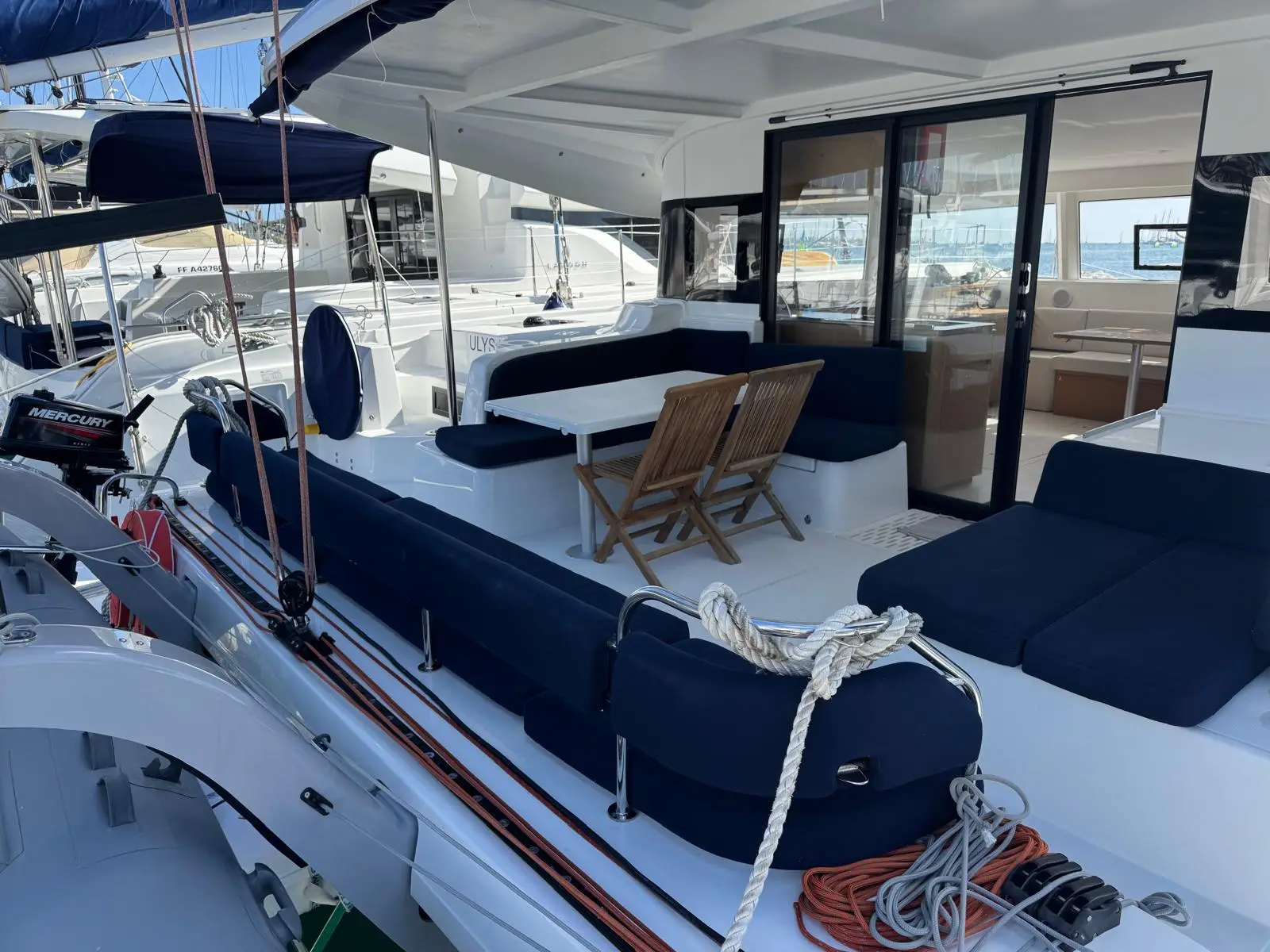 ULYS II, Interior image