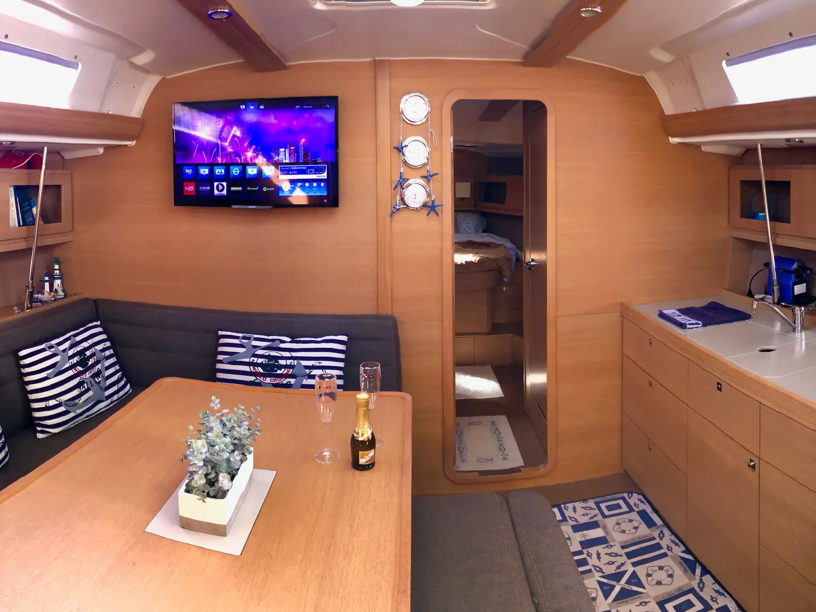 Dorean, Interior image