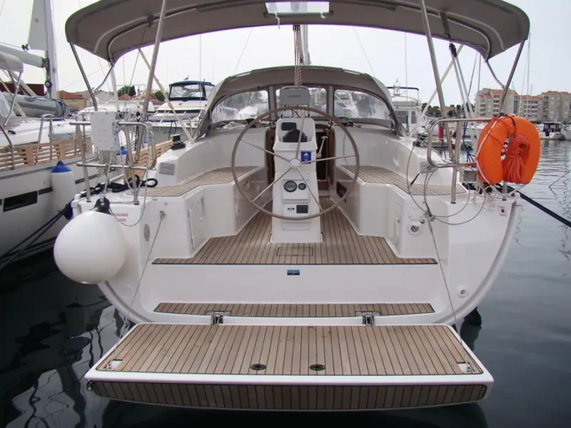 (1682 BG), Bavaria 33 Cruiser
