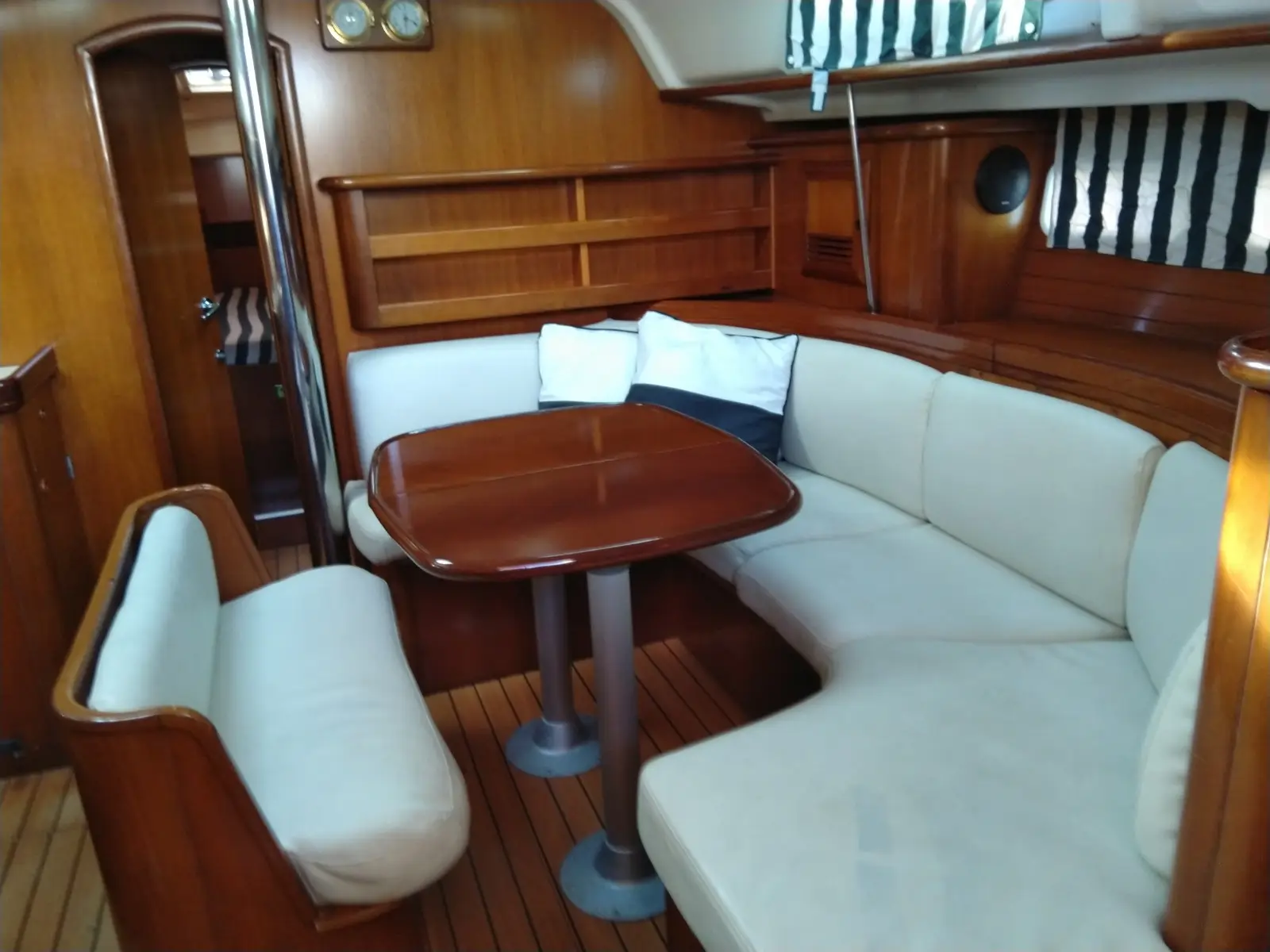 Nemesis, Interior image